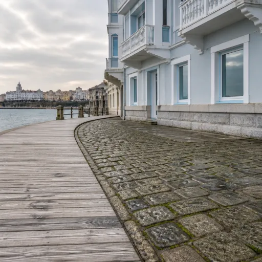 Ruta a pie por el centro de Santander: barrios, paseo marítimo y elección de hotel